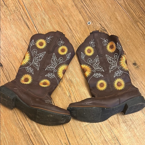 Shoes - Brown Cowboy Boots with Sunflower Embroidery Size 41